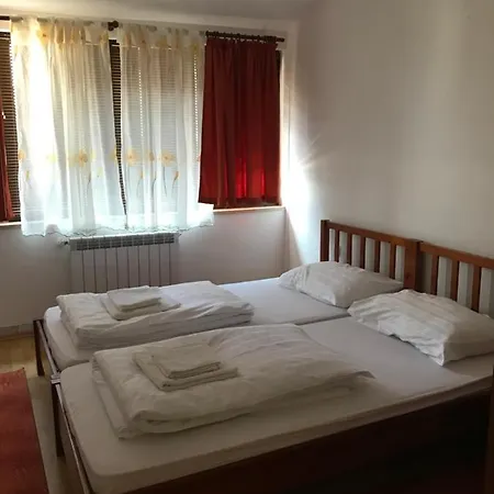 Appartement Andrija 2 *